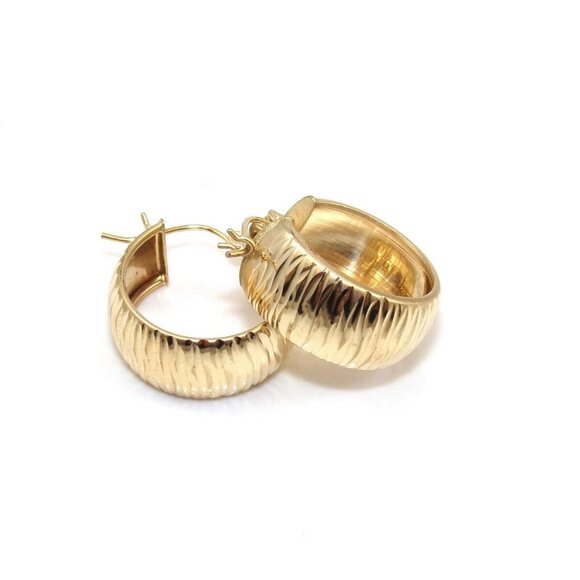 14K Yellow Gold Wavy Hoop Earrings